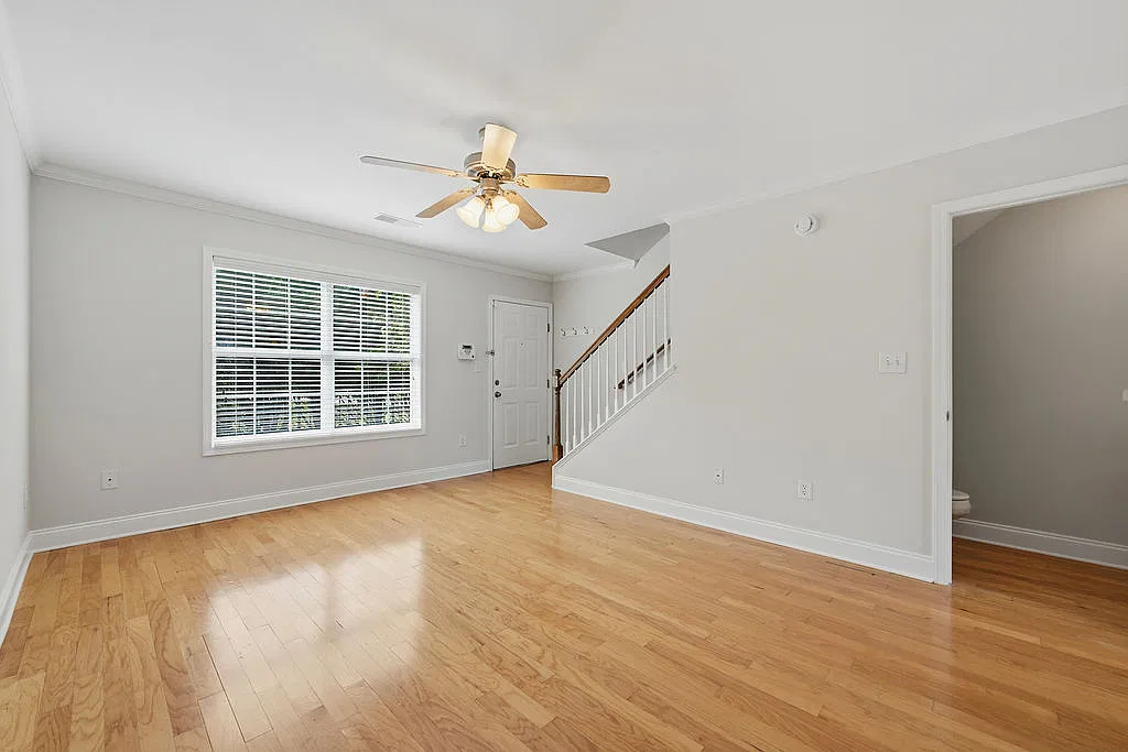 105 Whitehead Rd — Photo 4