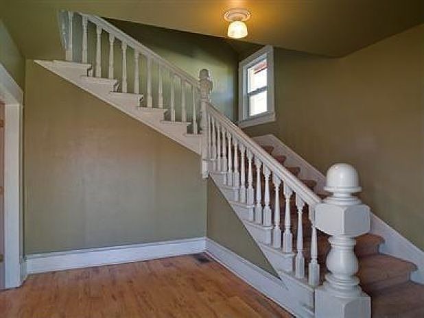 2nd image of 2323 Lynn St