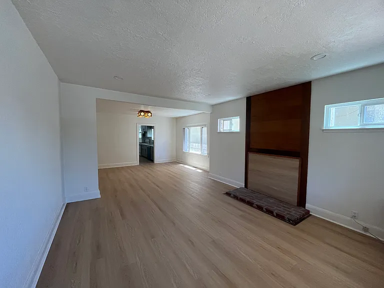 529 Stannage Ave — Photo 2
