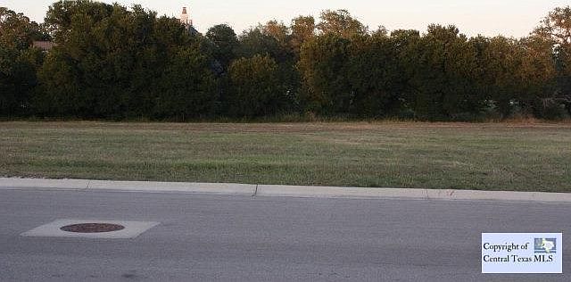 1st image of 607 Oak Creek Pkwy