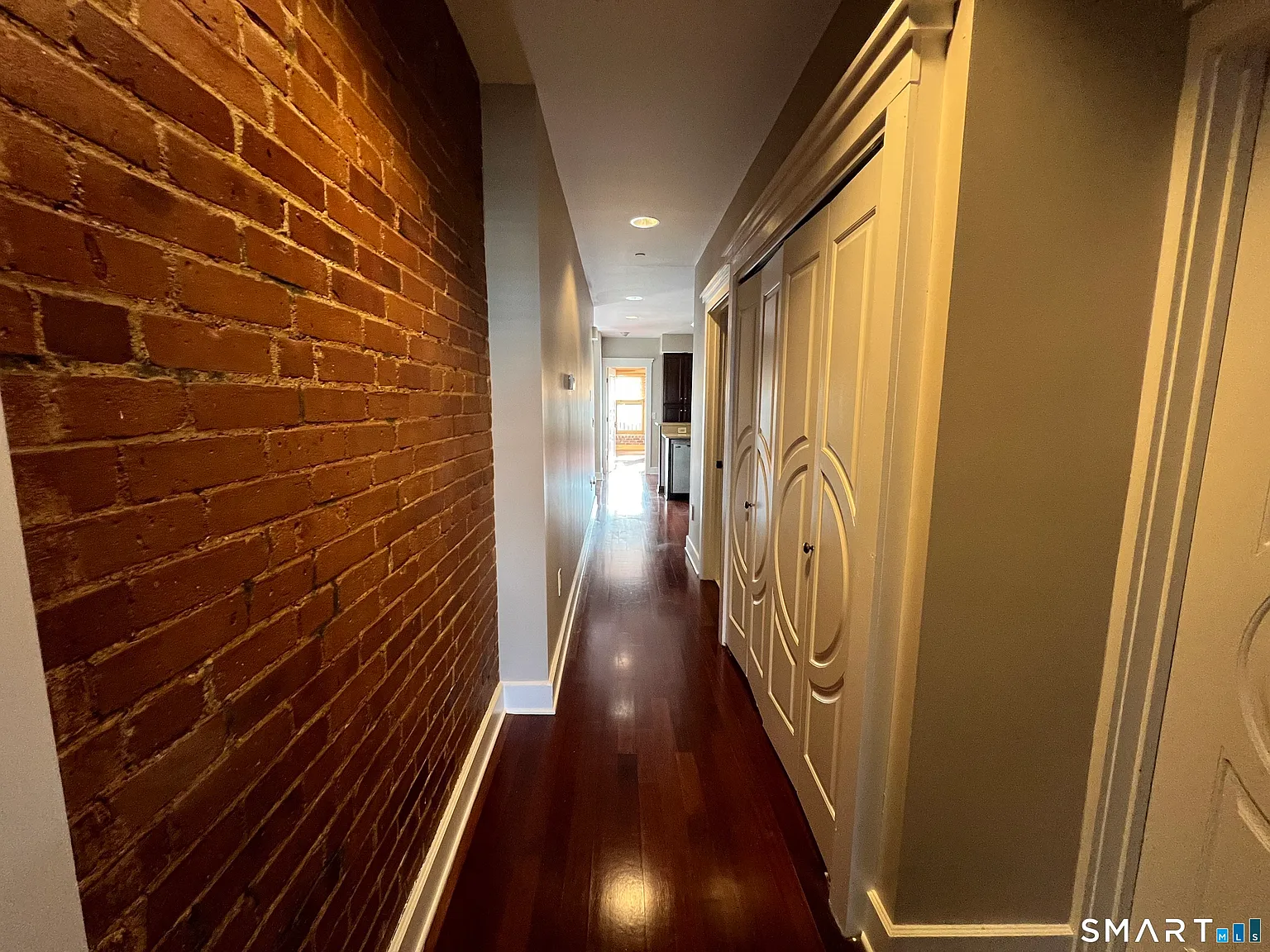 2 bed, 2.0 bath, 2100 sqft, $3,300 — Photo 2