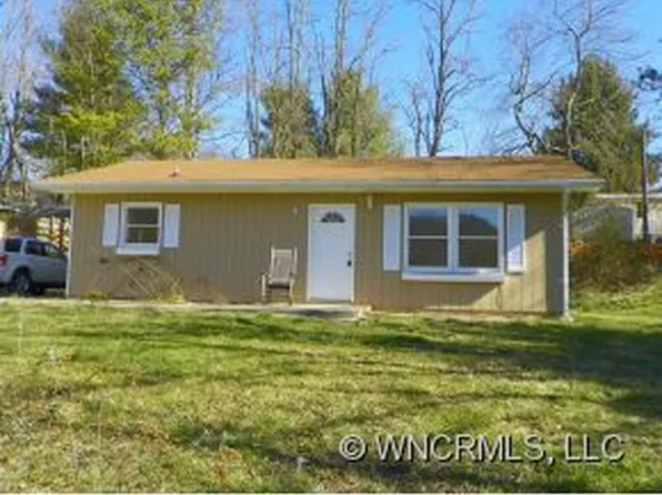 9 Windwood Dr, Candler, NC 28715