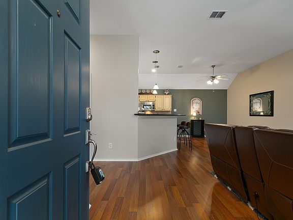 4th image of 3817 Seminole Pl