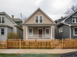 1942 W Fargo Ave, Chicago, IL 60626