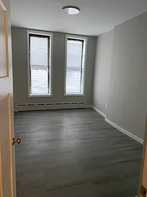 Rented by Standard Living Realty Inc | media 21