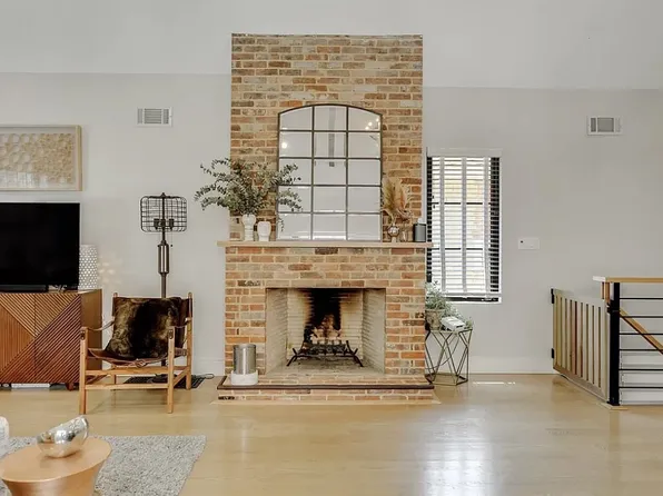 738 East 23rd Street image 2 of 16