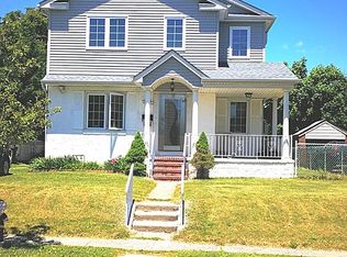 127 Nugent St, New Hyde Park, NY 11040