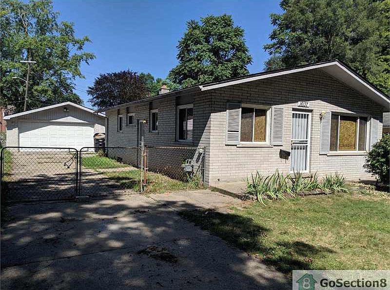 2nd image of 16137 Riverview St