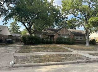 1074 Curtin St, Houston, TX 77018