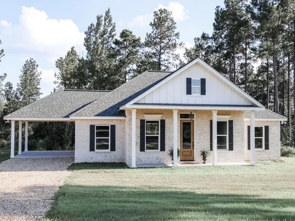 1104 Savannah Millard Rd, Poplarville, MS 39470