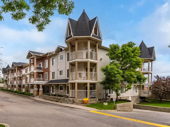 70 W Panamount Dr NW #5310, Calgary, AB T3K 6G8
