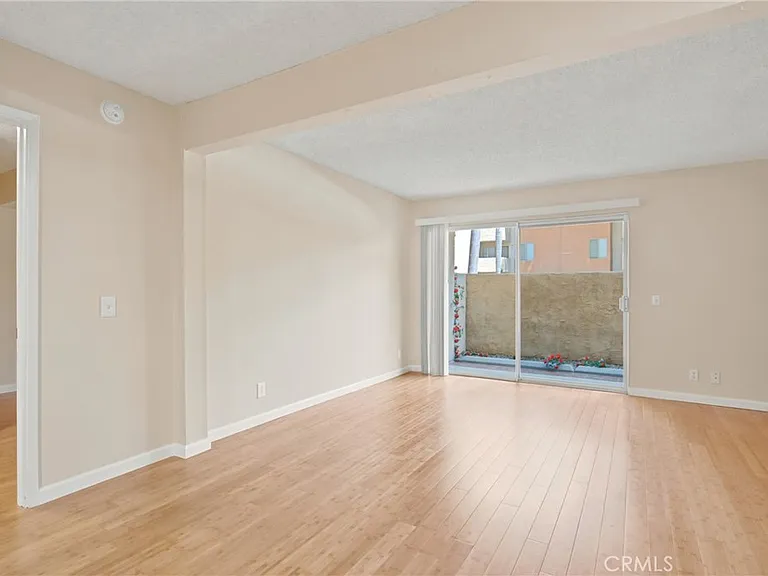 15425 Sherman Way #101 — Photo 3