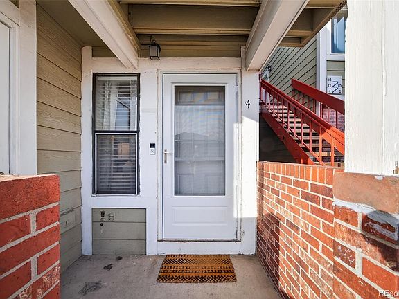 3rd image of 912 S Dearborn Way #4
