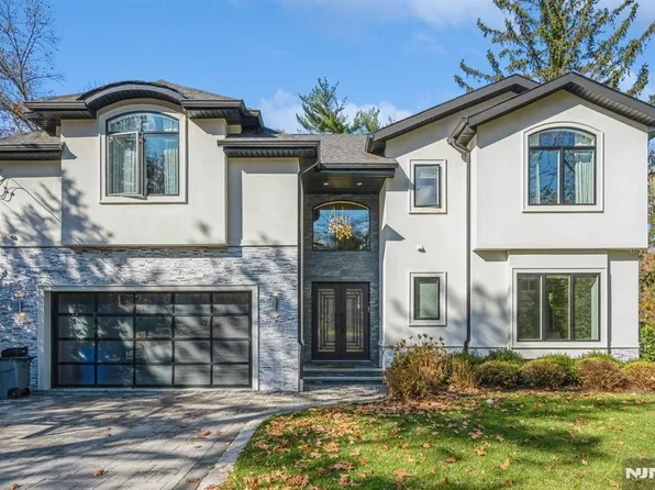 11 Leroy St, Tenafly, NJ 07670
