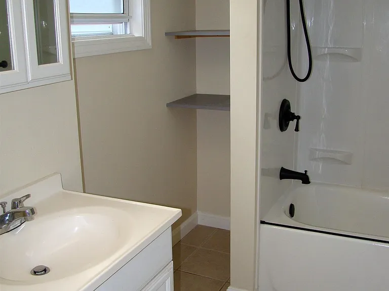 33 Norton St #1 — Photo 8