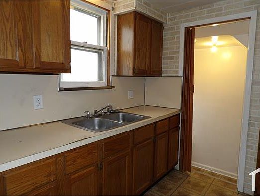 1st image of 16755 Murray Hill St