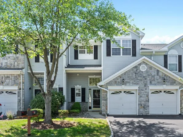 46 Capica Ct, Laurence Harbor, NJ 08879