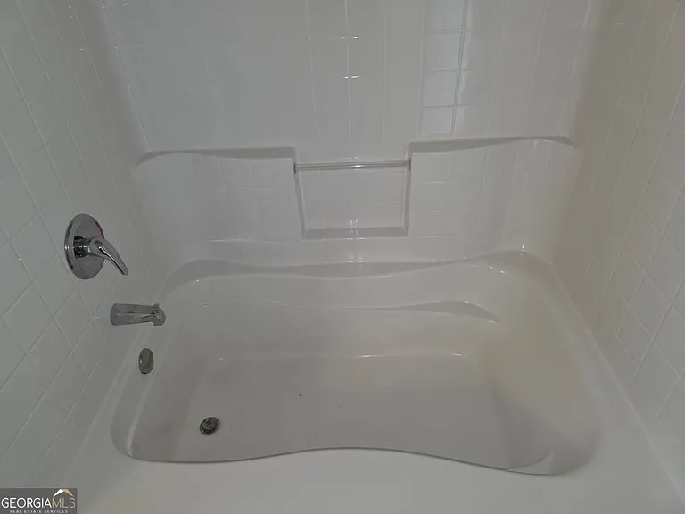 326 Lauren Dr — Photo 20