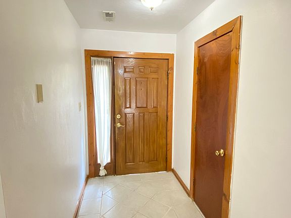 3rd image of 111 Inland View Dr