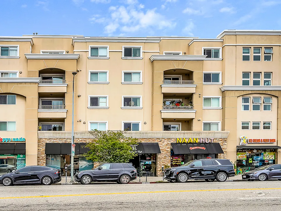 11551 Santa Monica Blvd #300