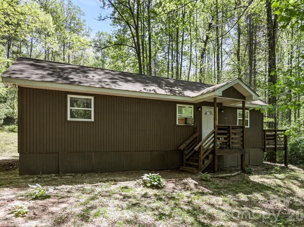521 Lake Falls Rd, Hendersonville, NC 28739