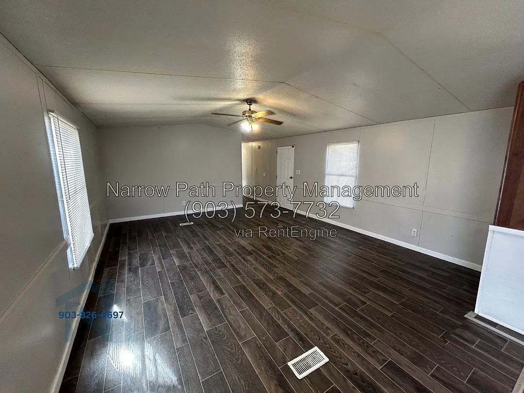 3 bed, 2.0 bath, $750 — Photo 2