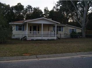 5800 Mandeville Ln, Pensacola, FL 32526