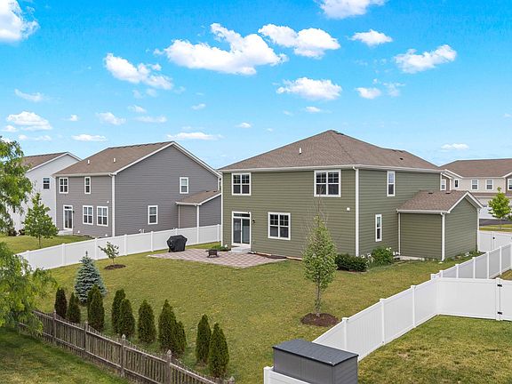 3rd image of 759 Kentshire Cir