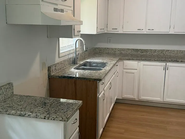 4251 Kent Dr — Photo 13