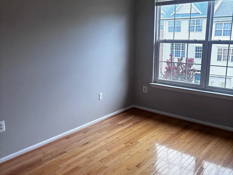 21779 Brondesbury Park Ter — Photo 27