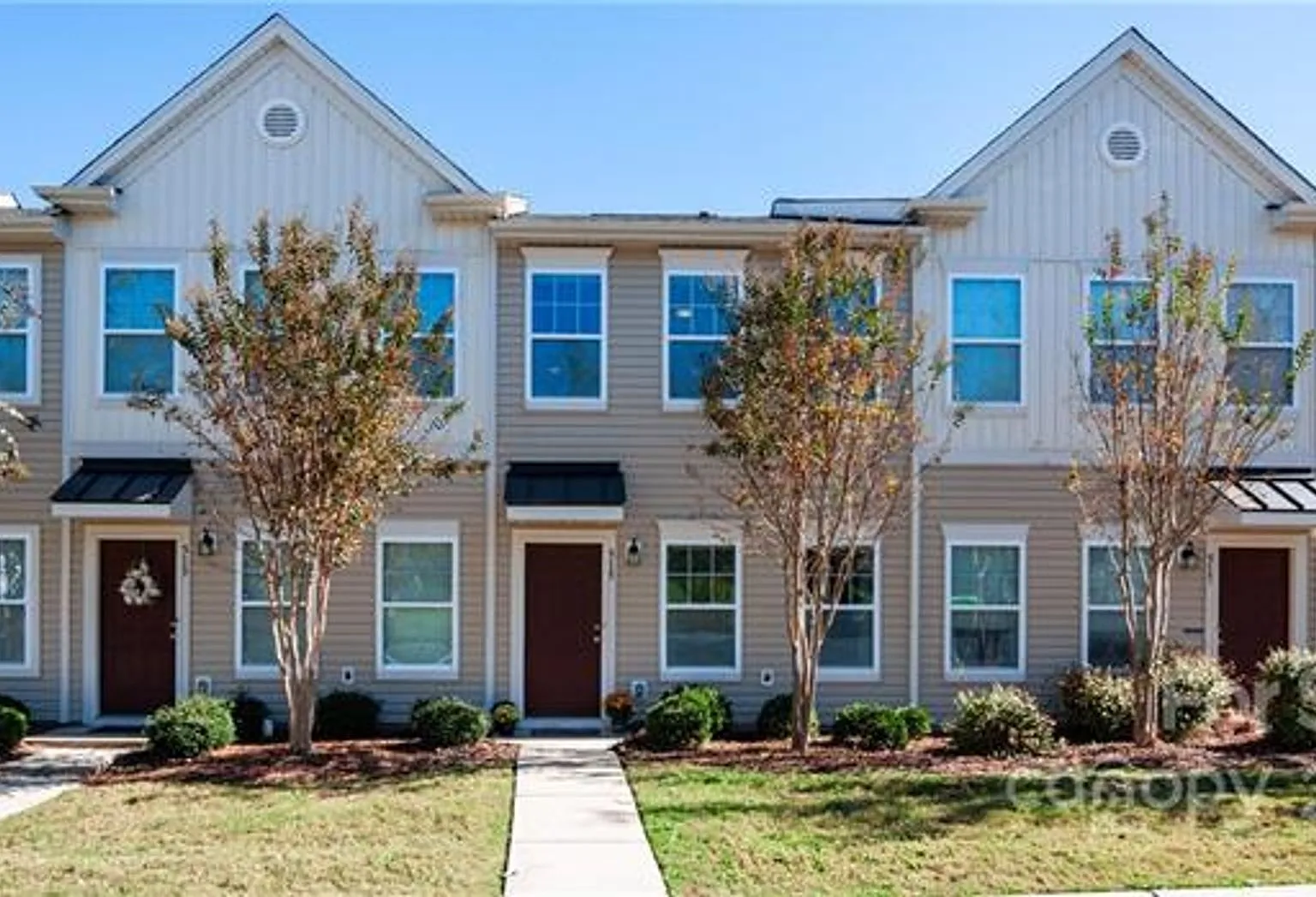 Bright 2BR 2.5BA Home w/ Granite + Huge Island Loft in Fort Mill — Photo 1