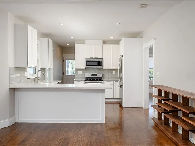 24 Mount Ida Rd #2 — Photo 2