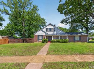 3725 Helmkampf Dr, Florissant, MO 63033