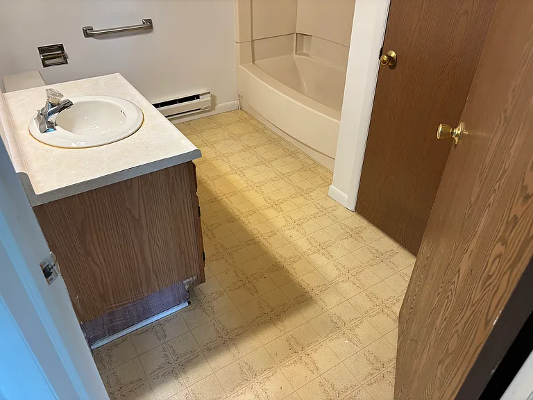 42 Rochester St #18 — Photo 4