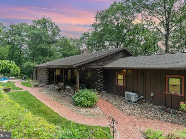 3380 Armstrong Valley Rd, Halifax, PA 17032