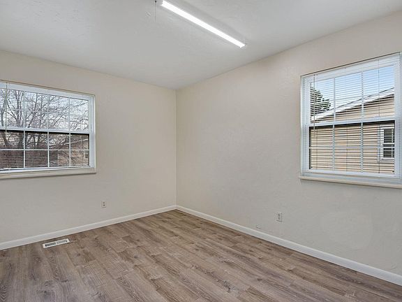 3rd image of 2630 S Vaughn Way #C