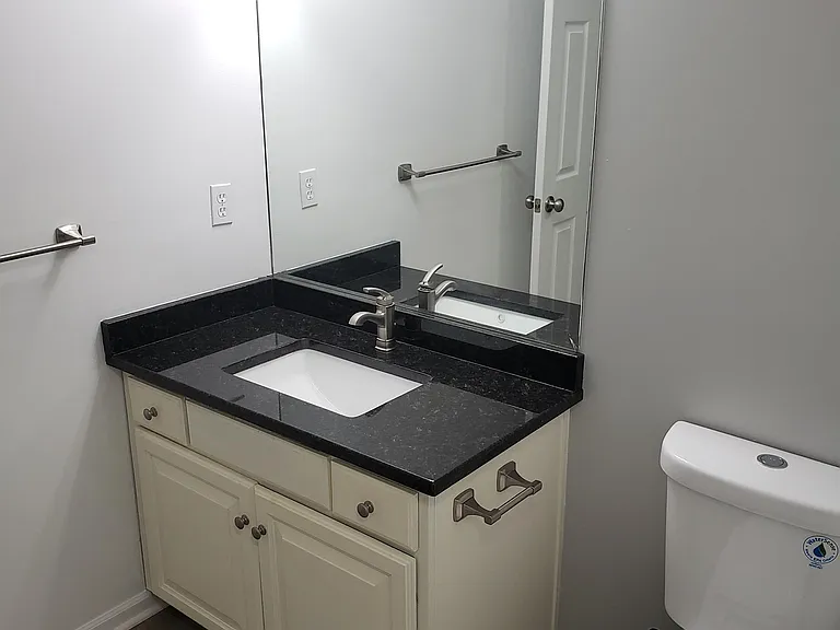 8327 N Nodaway Ave #8327 — Photo 4