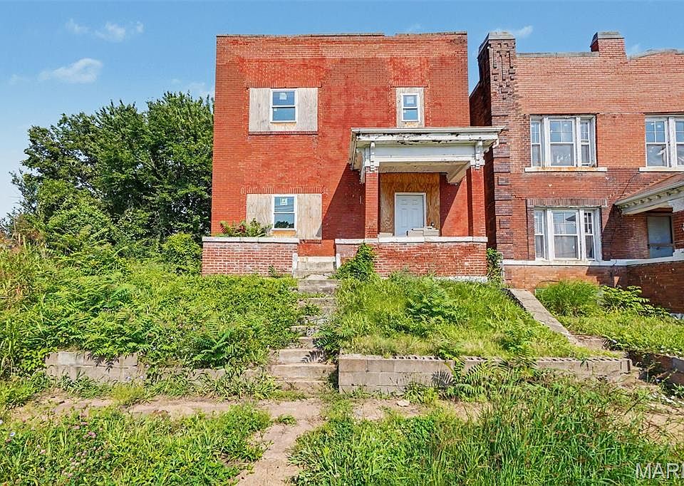 1st image of 3067 Marcus Ave