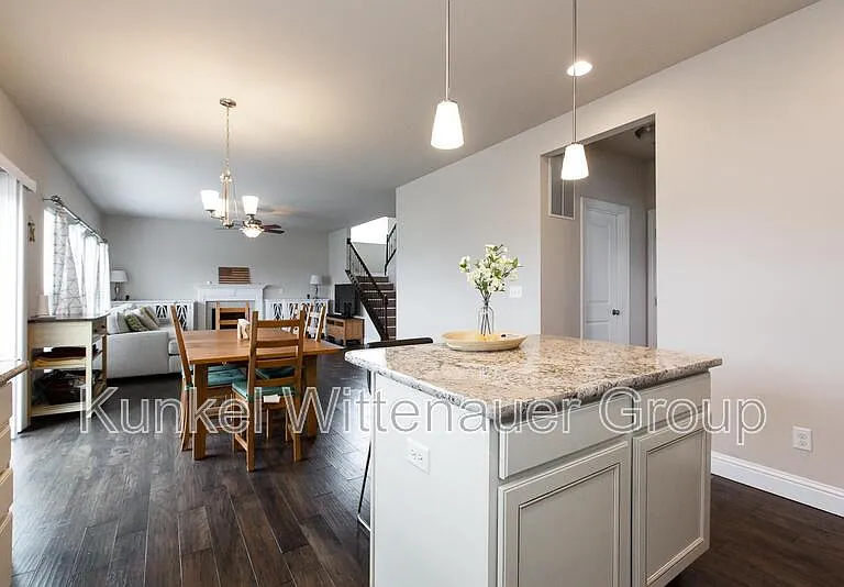 2724 Ambridge Dr — Photo 22