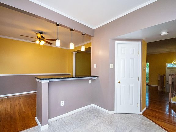 3rd image of 116 Monet Cir