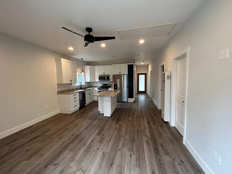 1381 Sydni Ct — Photo 19