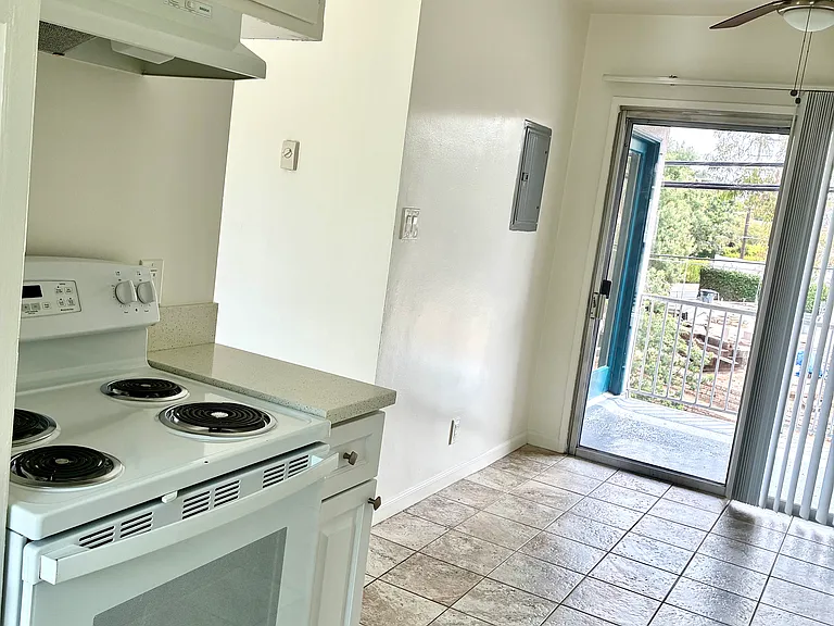 5808 S Pacific Coast Hwy — Photo 4