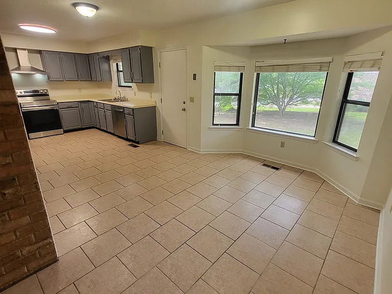 Bay window dining area