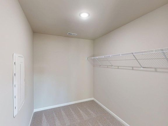 4th image of 300 Grand Oaks Drive