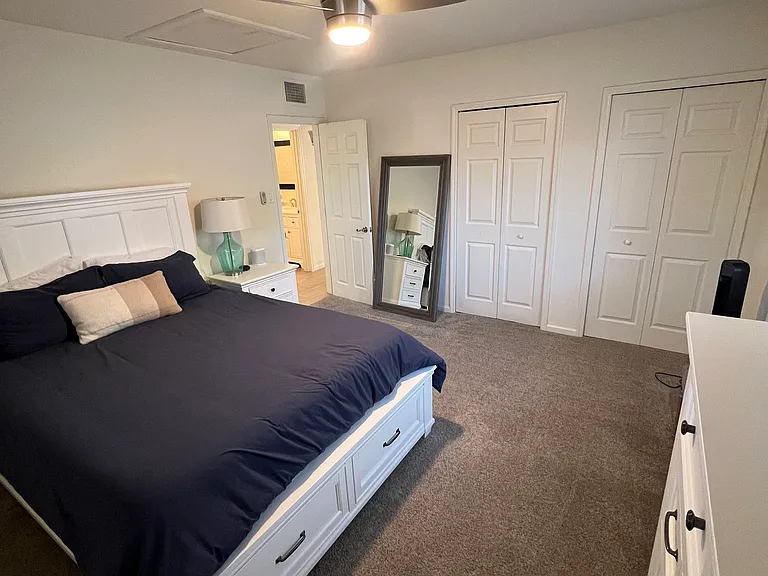 1701 E Pinchot Ave — Photo 14