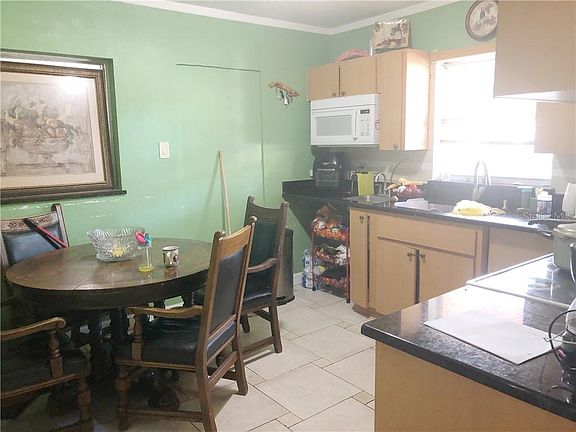 3rd image of 2109 E Bougainvillea Ave