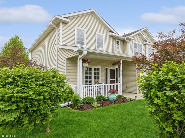 828 Red Hawk Way SE, Altoona, IA 50009