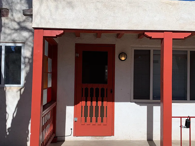Spectacular 1 Bedroom Casita Near UNM - in Gorgeous, Private Compound — Photo 37