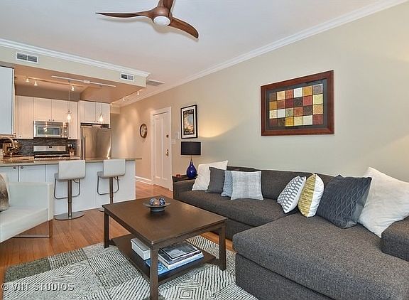 5th image of 2154 W Ainslie St
