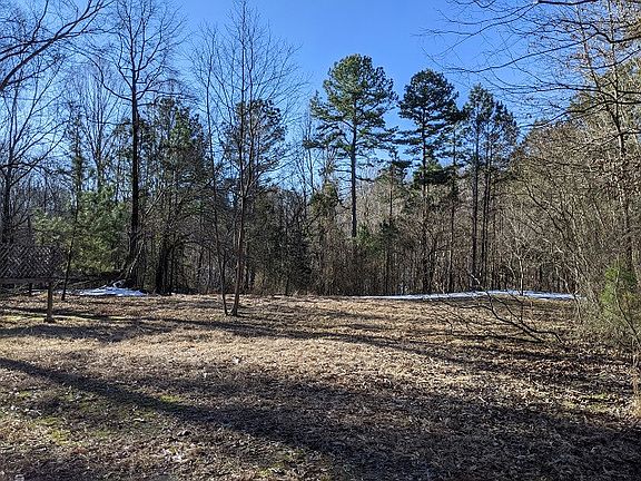 4th image of 135 Ouachita Ave